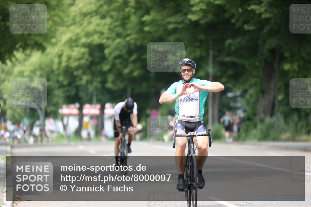 15.06.2025 - 7 Türme Triathlon Yannick Fuchs http://msf.ph/oto/8000097 15.06.2025 13:14:28 Radfahren 201, 220, 420, 735, 897, 918, 929, 1159 meine-sportfotos.de
