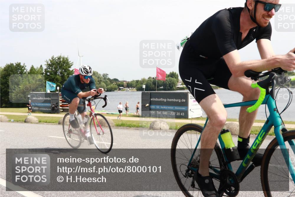 15.06.2025 - 27. Vierlanden-Triathlon H.Heesch http://msf.ph/oto/8000101 15.06.2025 11:40:32 Radfahren 647, 694, 707, 710, 740 meine-sportfotos.de