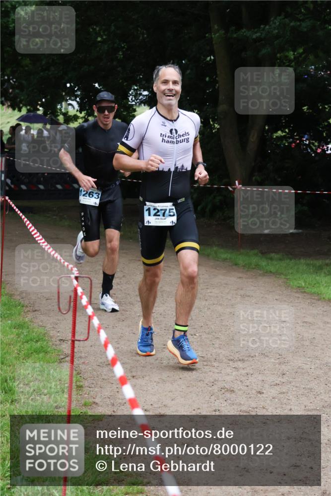 21.06.2025 - 27. Vierlanden-Triathlon Lena Gebhardt http://msf.ph/oto/8000122 15.06.2025 14:01:58 Laufen 1263, 202, 1275, 114 meine-sportfotos.de