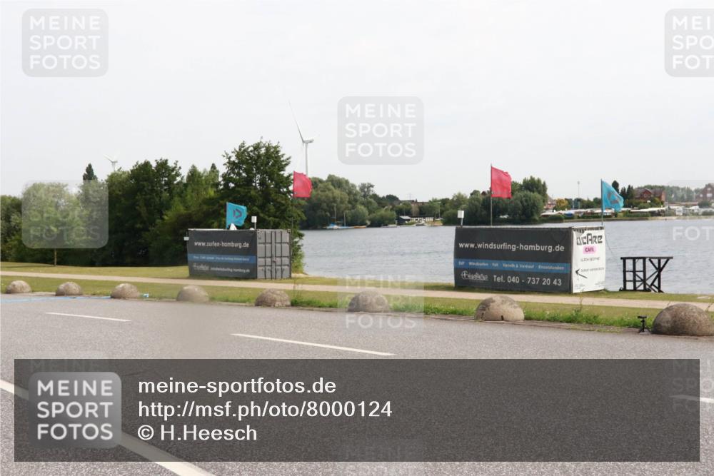 15.06.2025 - 27. Vierlanden-Triathlon H.Heesch http://msf.ph/oto/8000124 15.06.2025 10:27:40 Radfahren 510 meine-sportfotos.de