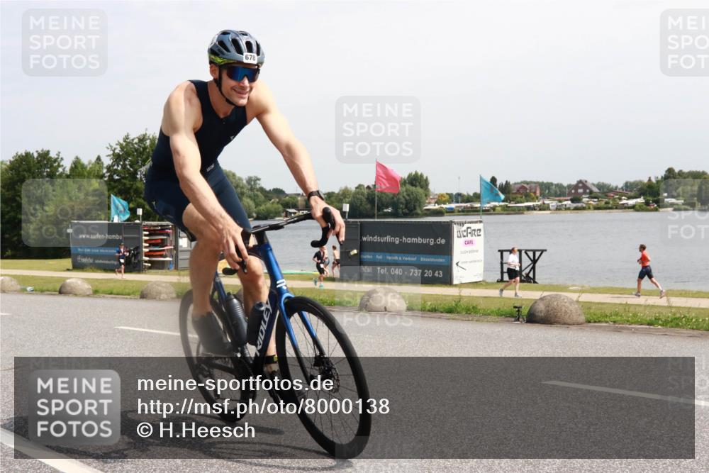 15.06.2025 - 27. Vierlanden-Triathlon H.Heesch http://msf.ph/oto/8000138 15.06.2025 11:40:37 Radfahren 206, 647, 678, 694, 710, 740, 760 meine-sportfotos.de