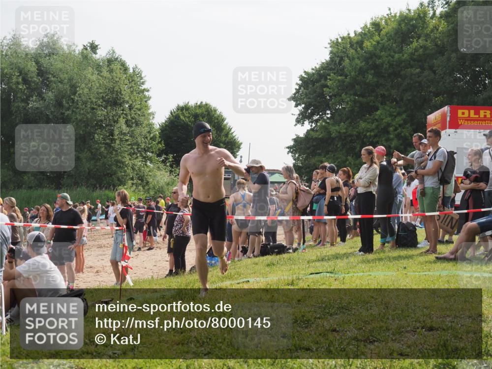 15.06.2025 - 27. Vierlanden-Triathlon KatJ http://msf.ph/oto/8000145 15.06.2025 09:57:03 Schwimmen 258, 301, 325, 1399 meine-sportfotos.de