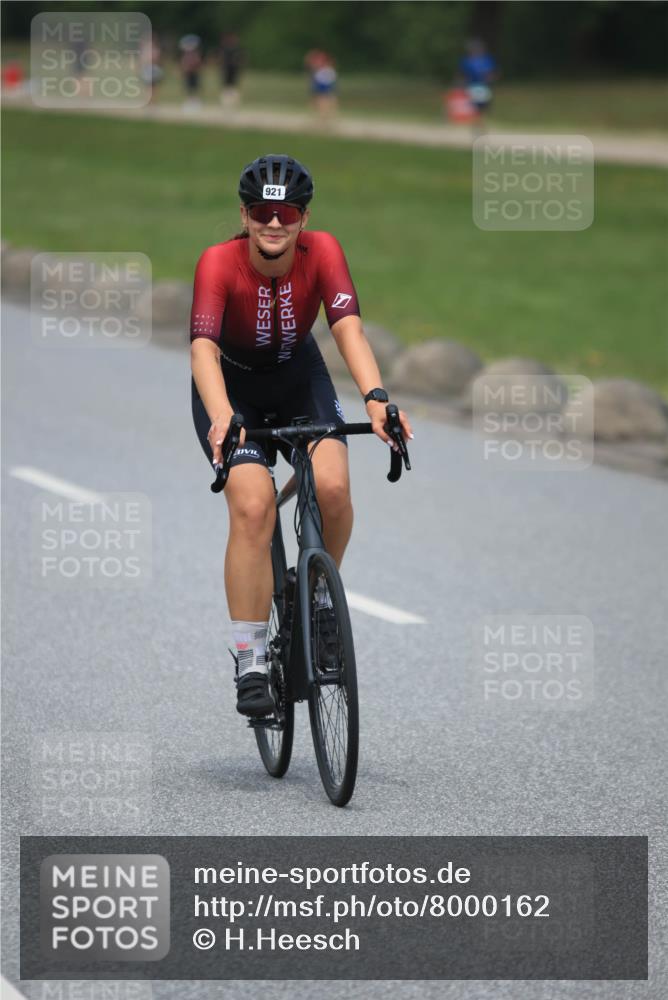 21.06.2025 - 27. Vierlanden-Triathlon H.Heesch http://msf.ph/oto/8000162 15.06.2025 12:33:51 Radfahren 729, 888, 921 meine-sportfotos.de