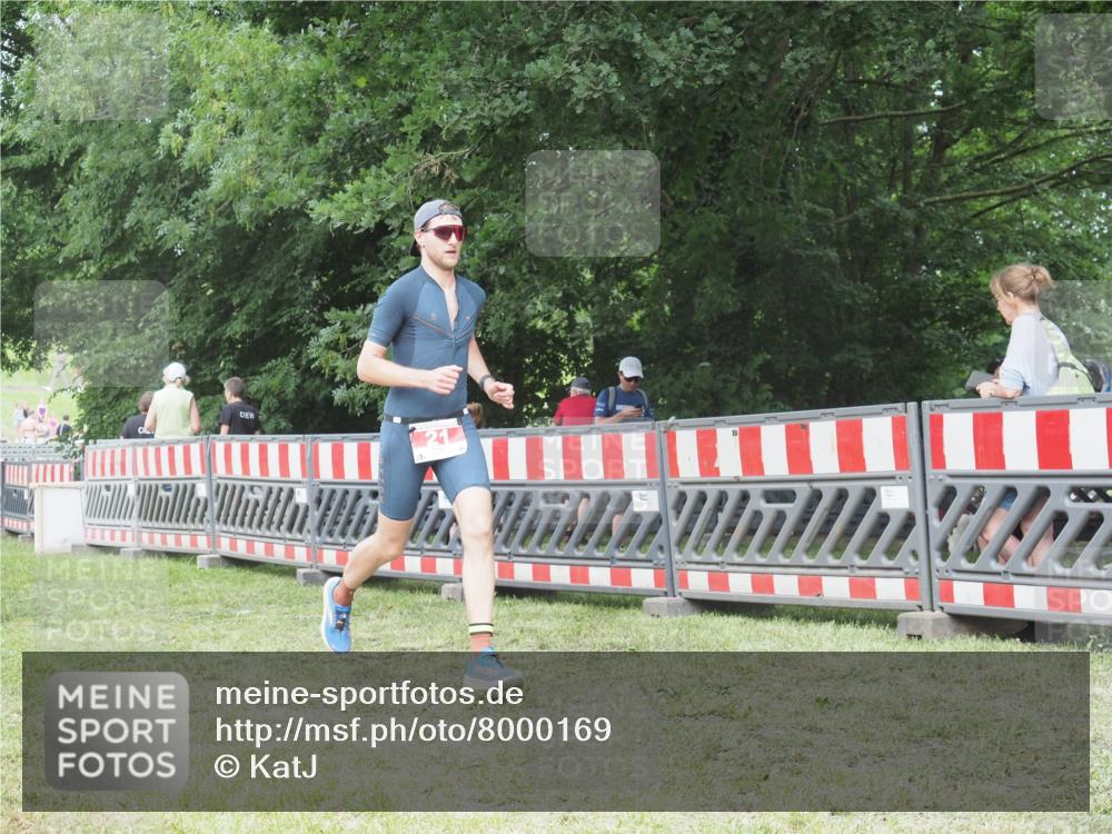 21.06.2025 - 27. Vierlanden-Triathlon KatJ http://msf.ph/oto/8000169 15.06.2025 12:54:05 Ziel 21, 60, 171 meine-sportfotos.de