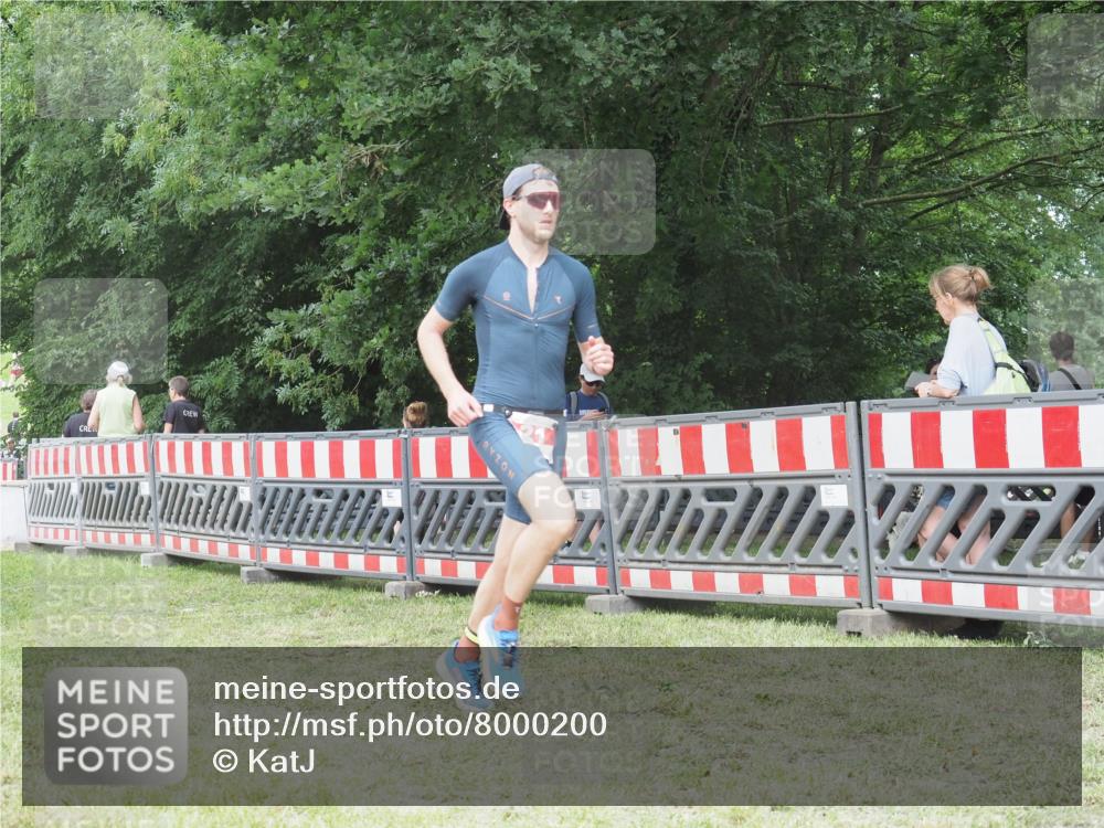 21.06.2025 - 27. Vierlanden-Triathlon KatJ http://msf.ph/oto/8000200 15.06.2025 12:54:06 Ziel 21, 60, 171 meine-sportfotos.de
