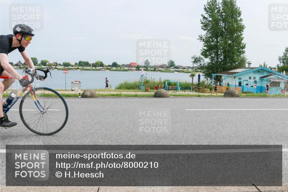 21.06.2025 - 27. Vierlanden-Triathlon H.Heesch http://msf.ph/oto/8000210 15.06.2025 12:33:37 Radfahren 670 meine-sportfotos.de