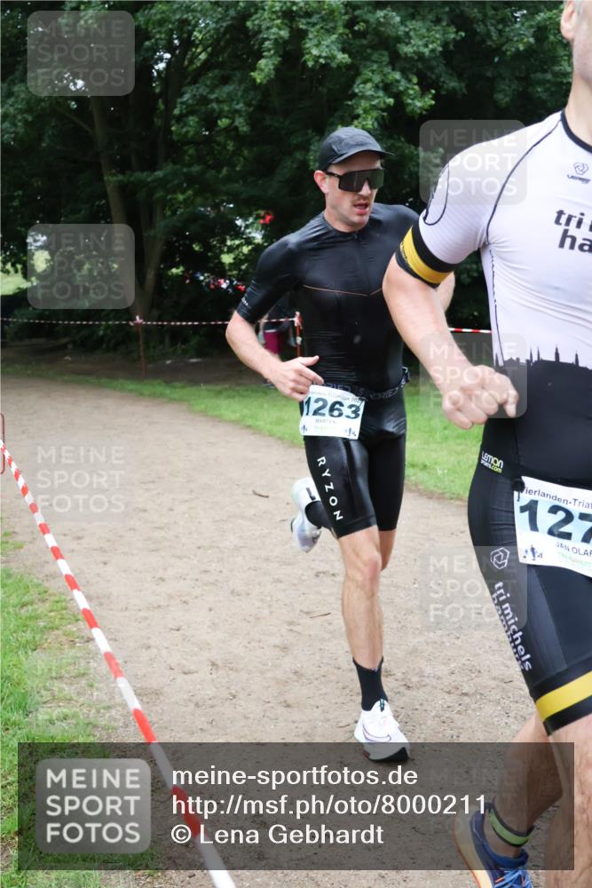 21.06.2025 - 27. Vierlanden-Triathlon Lena Gebhardt http://msf.ph/oto/8000211 15.06.2025 14:01:59 Laufen 11263, 127, 14 meine-sportfotos.de
