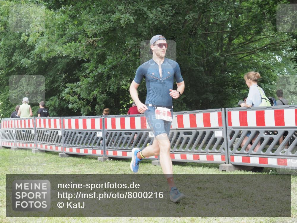 21.06.2025 - 27. Vierlanden-Triathlon KatJ http://msf.ph/oto/8000216 15.06.2025 12:54:06 Ziel 21, 60, 171 meine-sportfotos.de