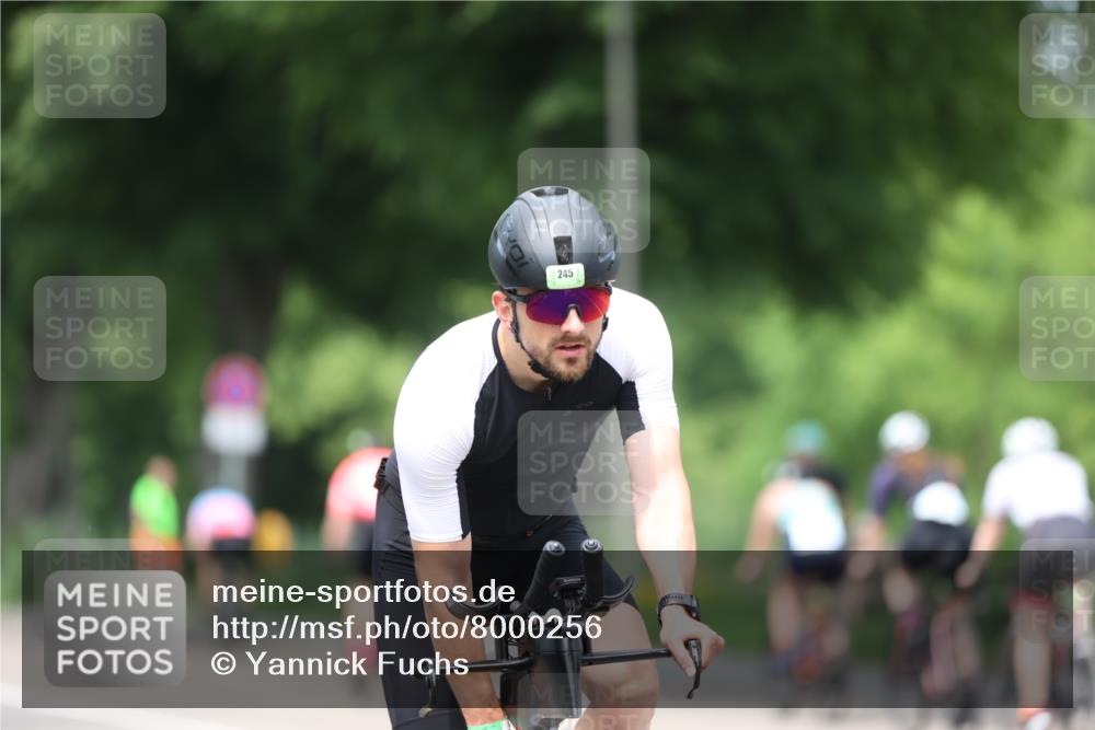 15.06.2025 - 7 Türme Triathlon Yannick Fuchs http://msf.ph/oto/8000256 15.06.2025 13:14:31 Radfahren 201, 897, 918, 1159 meine-sportfotos.de