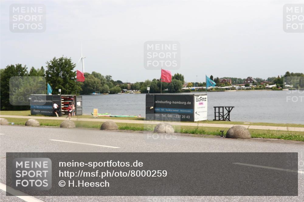 21.06.2025 - 27. Vierlanden-Triathlon H.Heesch http://msf.ph/oto/8000259 15.06.2025 11:40:56 Radfahren 162, 200, 722 meine-sportfotos.de
