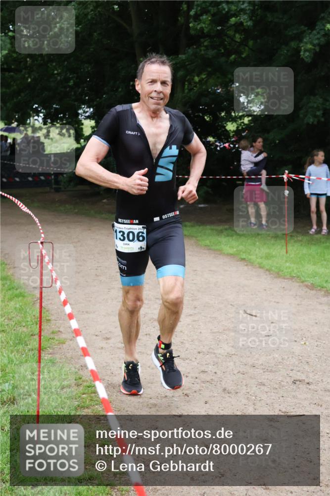 21.06.2025 - 27. Vierlanden-Triathlon Lena Gebhardt http://msf.ph/oto/8000267 15.06.2025 14:02:04 Laufen 80, 1306 meine-sportfotos.de