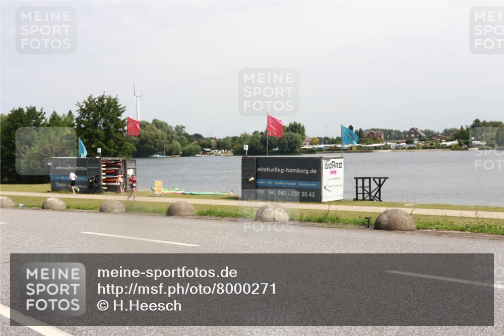 15.06.2025 - 27. Vierlanden-Triathlon H.Heesch http://msf.ph/oto/8000271 15.06.2025 11:40:57 Radfahren 200, 722 meine-sportfotos.de