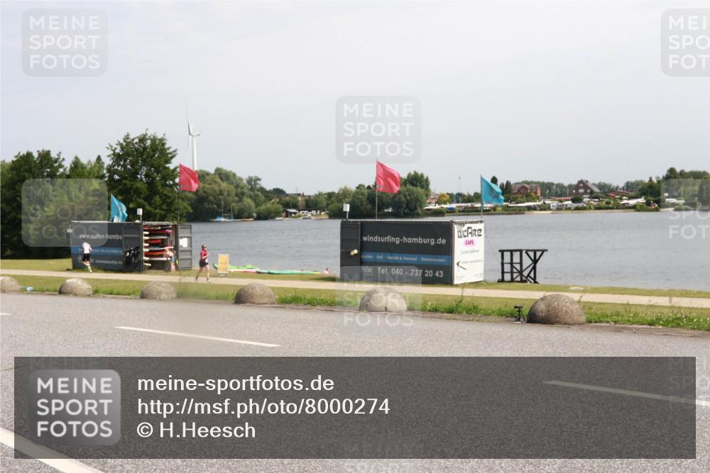 21.06.2025 - 27. Vierlanden-Triathlon H.Heesch http://msf.ph/oto/8000274 15.06.2025 11:40:57 Radfahren 200, 722 meine-sportfotos.de