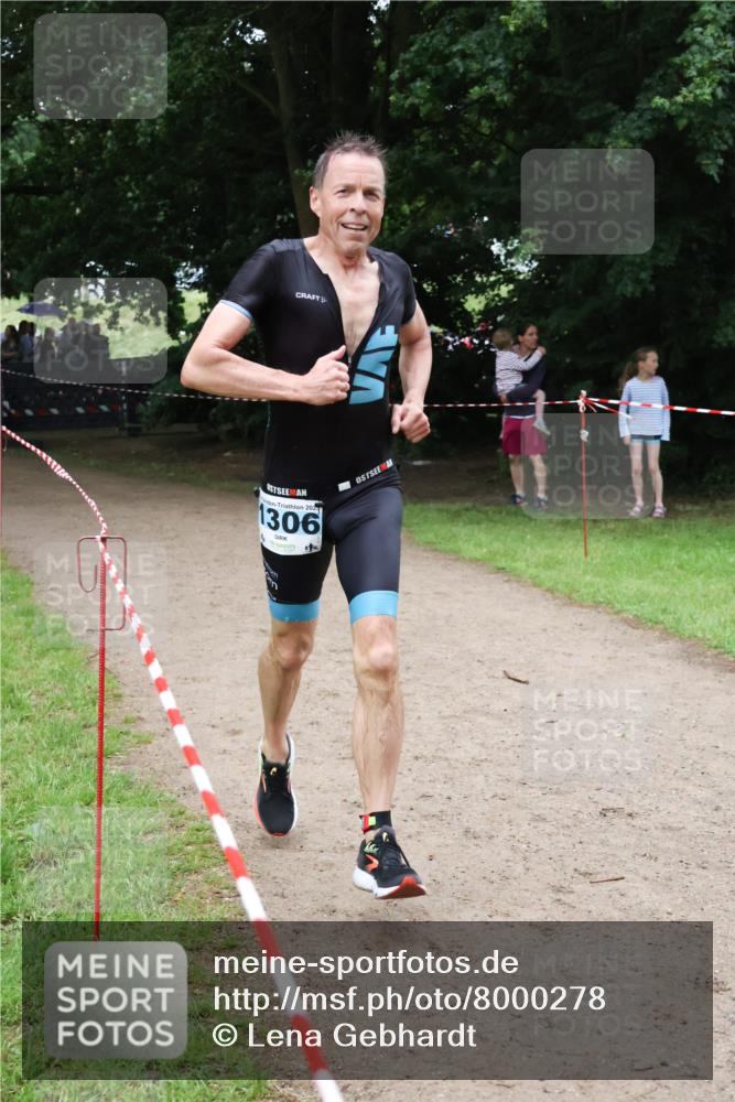 21.06.2025 - 27. Vierlanden-Triathlon Lena Gebhardt http://msf.ph/oto/8000278 15.06.2025 14:02:04 Laufen 202, 1306 meine-sportfotos.de