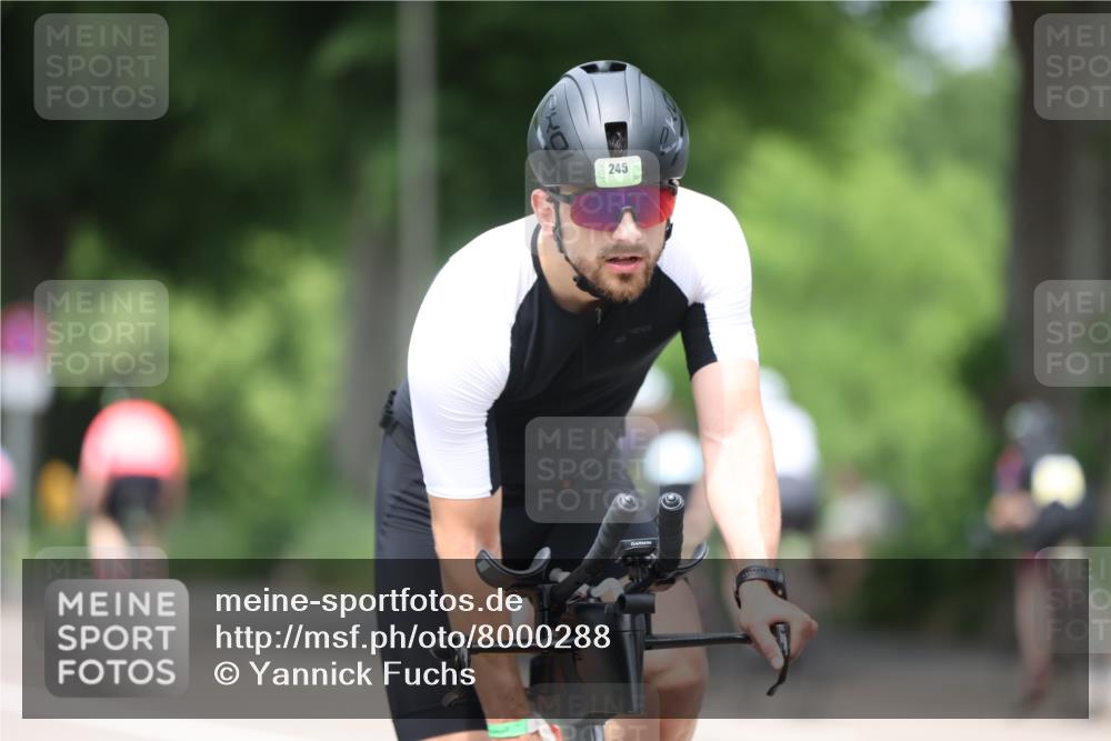 15.06.2025 - 7 Türme Triathlon Yannick Fuchs http://msf.ph/oto/8000288 15.06.2025 13:14:31 Radfahren 201, 897, 918, 1159 meine-sportfotos.de