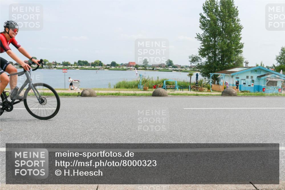 21.06.2025 - 27. Vierlanden-Triathlon H.Heesch http://msf.ph/oto/8000323 15.06.2025 12:33:54 Radfahren 921 meine-sportfotos.de