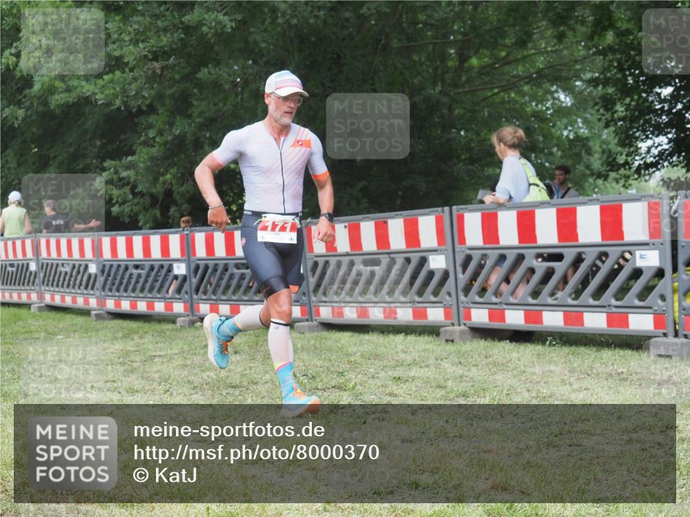21.06.2025 - 27. Vierlanden-Triathlon KatJ http://msf.ph/oto/8000370 15.06.2025 12:54:13 Ziel 171, 757 meine-sportfotos.de