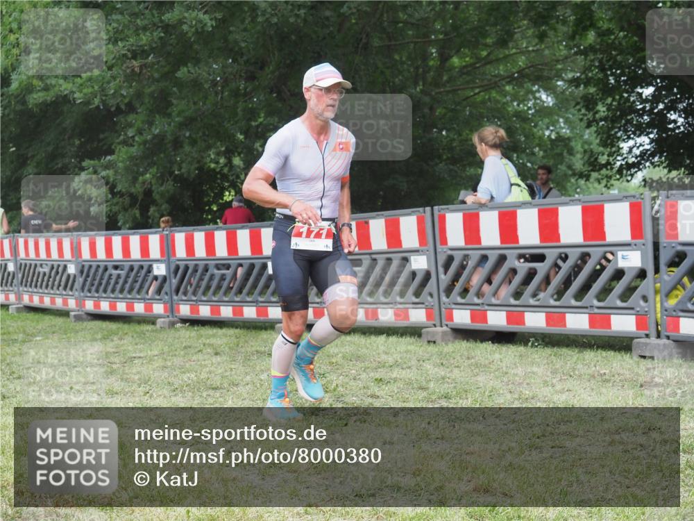 21.06.2025 - 27. Vierlanden-Triathlon KatJ http://msf.ph/oto/8000380 15.06.2025 12:54:13 Ziel 171, 757 meine-sportfotos.de