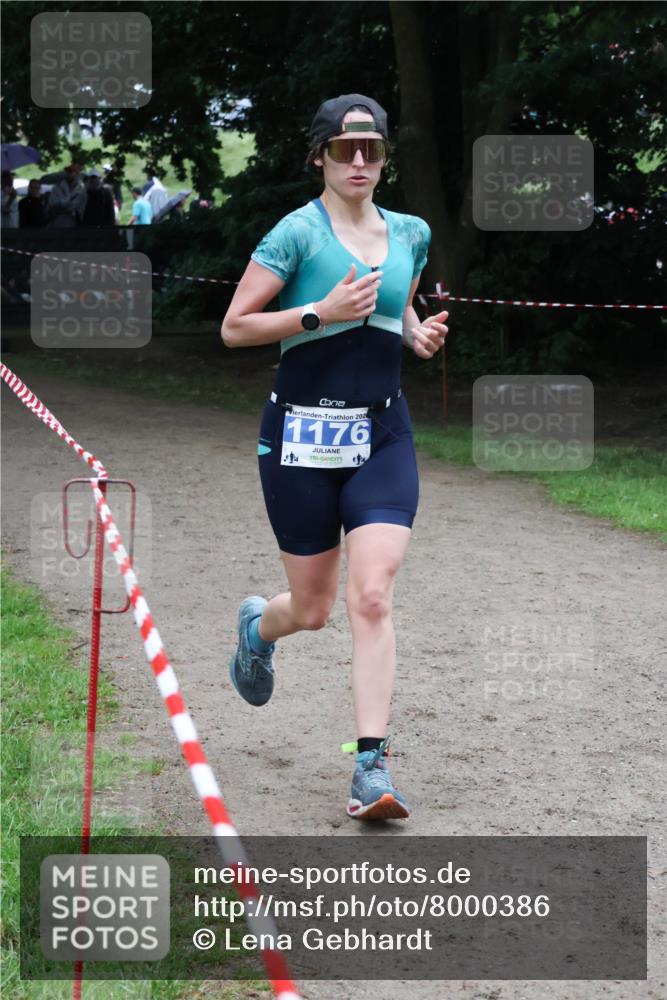 21.06.2025 - 27. Vierlanden-Triathlon Lena Gebhardt http://msf.ph/oto/8000386 15.06.2025 14:02:19 Laufen 20, 1176 meine-sportfotos.de