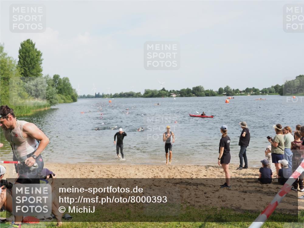 21.06.2025 - 27. Vierlanden-Triathlon MichiJ http://msf.ph/oto/8000393 15.06.2026 10:03:54 Schwimmen 415, 427, 436, 1398 meine-sportfotos.de