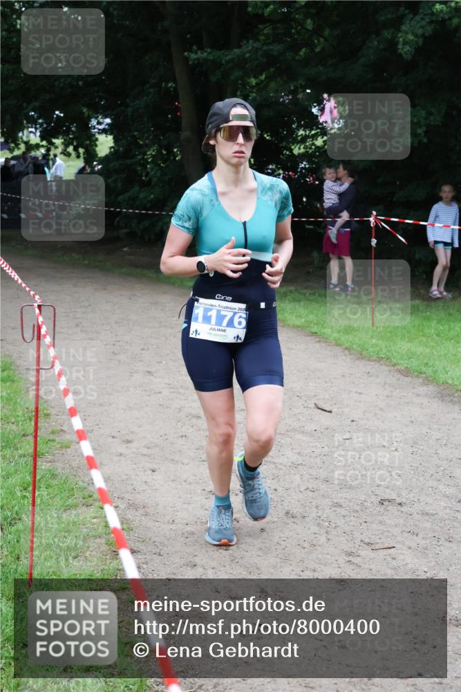 21.06.2025 - 27. Vierlanden-Triathlon Lena Gebhardt http://msf.ph/oto/8000400 15.06.2025 14:02:19 Laufen 202, 1176 meine-sportfotos.de