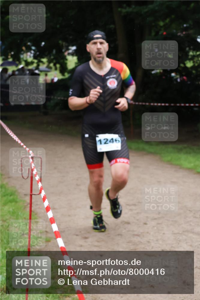 21.06.2025 - 27. Vierlanden-Triathlon Lena Gebhardt http://msf.ph/oto/8000416 15.06.2025 14:02:22 Laufen 1246 meine-sportfotos.de