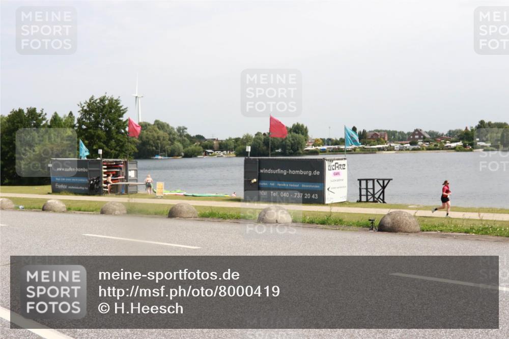 21.06.2025 - 27. Vierlanden-Triathlon H.Heesch http://msf.ph/oto/8000419 15.06.2025 11:41:04 Radfahren 649, 883 meine-sportfotos.de