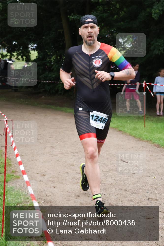 21.06.2025 - 27. Vierlanden-Triathlon Lena Gebhardt http://msf.ph/oto/8000436 15.06.2025 14:02:23 Laufen 1910, 202, 1246 meine-sportfotos.de