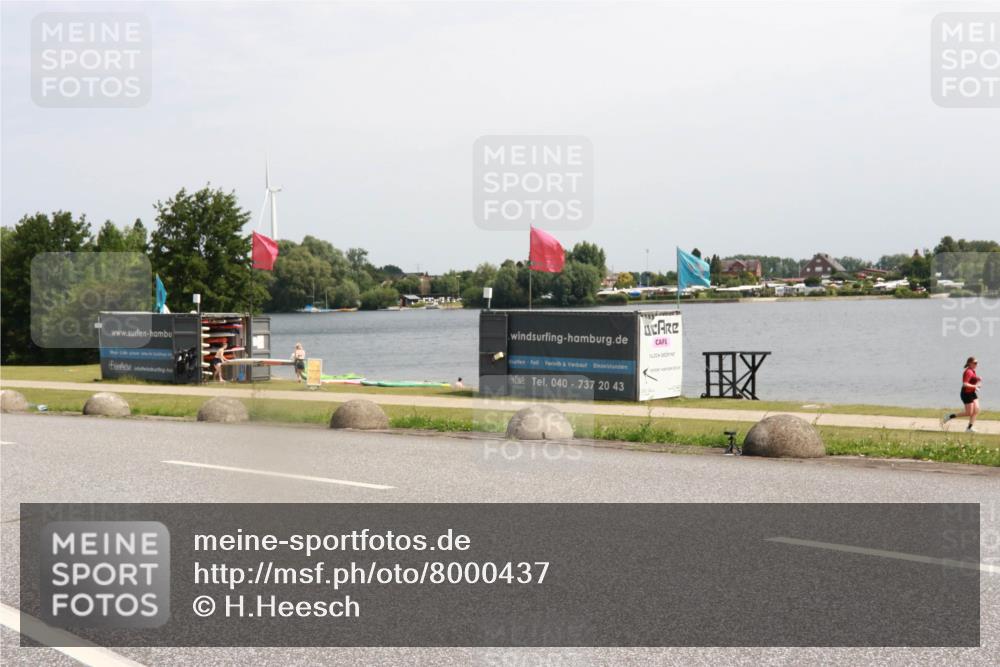 21.06.2025 - 27. Vierlanden-Triathlon H.Heesch http://msf.ph/oto/8000437 15.06.2025 11:41:05 Radfahren 649, 883 meine-sportfotos.de