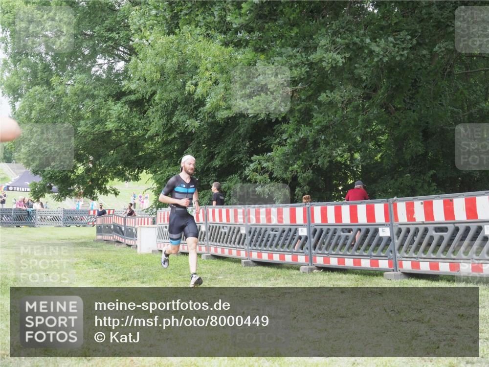 21.06.2025 - 27. Vierlanden-Triathlon KatJ http://msf.ph/oto/8000449 15.06.2025 12:54:21 Ziel 757, 999, 1000, 1001, 1003 meine-sportfotos.de