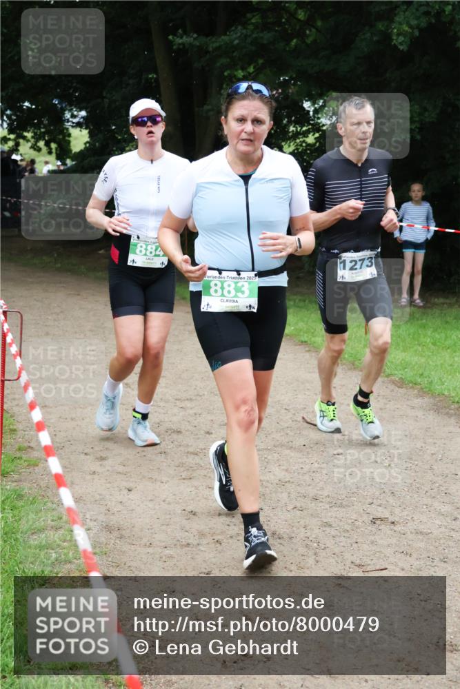 21.06.2025 - 27. Vierlanden-Triathlon Lena Gebhardt http://msf.ph/oto/8000479 15.06.2025 14:02:28 Laufen 884, 2025, 883, 1273 meine-sportfotos.de
