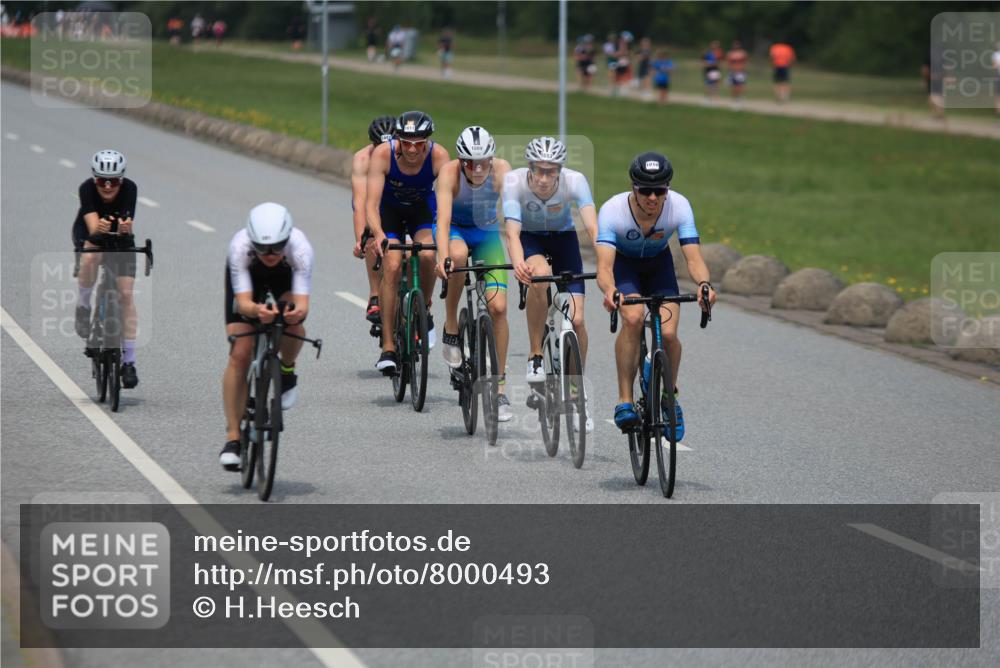 21.06.2025 - 27. Vierlanden-Triathlon H.Heesch http://msf.ph/oto/8000493 15.06.2025 12:34:31 Radfahren 891, 944, 1009, 1010, 1011, 1012, 1013 meine-sportfotos.de