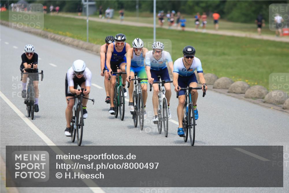 21.06.2025 - 27. Vierlanden-Triathlon H.Heesch http://msf.ph/oto/8000497 15.06.2025 12:34:31 Radfahren 891, 944, 1009, 1010, 1011, 1012, 1013 meine-sportfotos.de