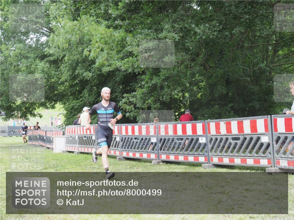21.06.2025 - 27. Vierlanden-Triathlon KatJ http://msf.ph/oto/8000499 15.06.2025 12:54:22 Ziel 757, 999, 1000, 1001, 1003 meine-sportfotos.de