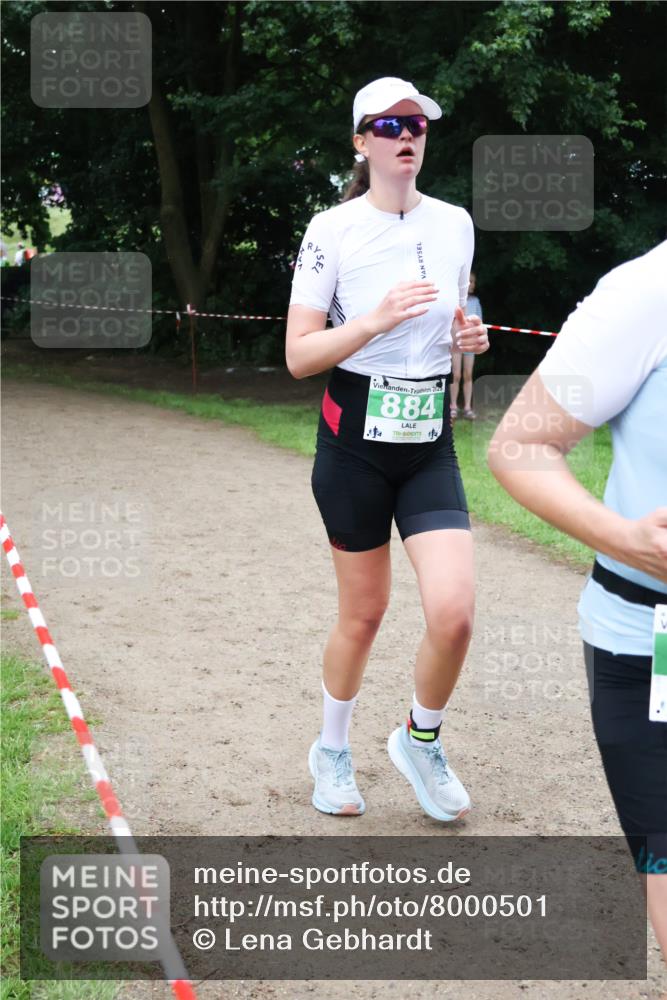 21.06.2025 - 27. Vierlanden-Triathlon Lena Gebhardt http://msf.ph/oto/8000501 15.06.2025 14:02:29 Laufen 20, 884, 14 meine-sportfotos.de
