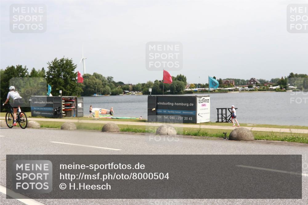 15.06.2025 - 27. Vierlanden-Triathlon H.Heesch http://msf.ph/oto/8000504 15.06.2025 11:41:09 Radfahren 649, 715, 867, 883, 884 meine-sportfotos.de