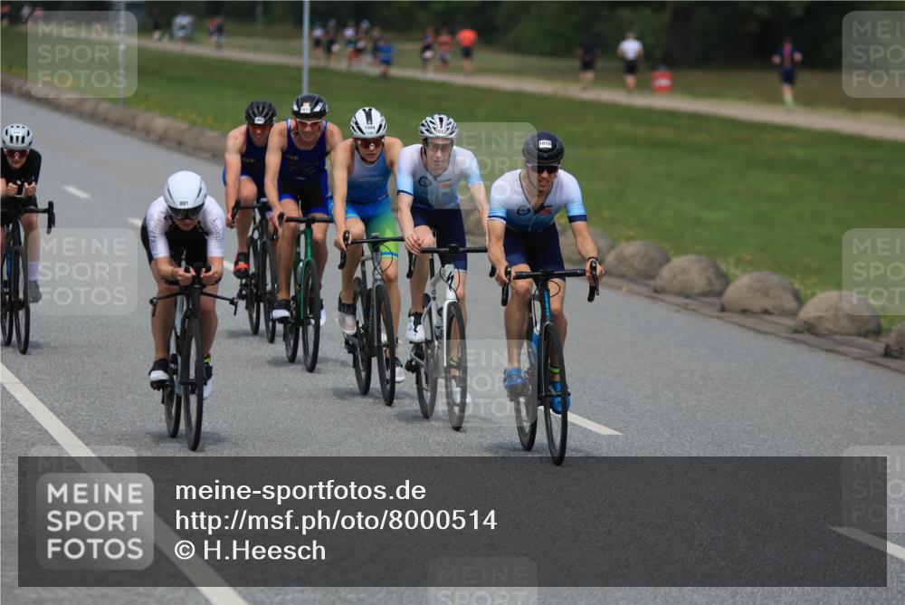 21.06.2025 - 27. Vierlanden-Triathlon H.Heesch http://msf.ph/oto/8000514 15.06.2025 12:34:32 Radfahren 891, 911, 944, 1009, 1010, 1011, 1012, 1013 meine-sportfotos.de