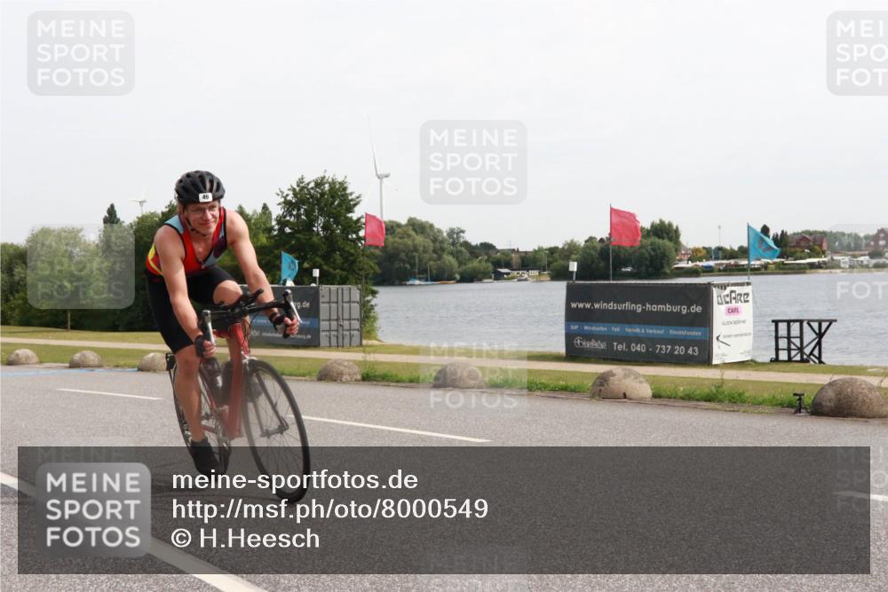 15.06.2025 - 27. Vierlanden-Triathlon H.Heesch http://msf.ph/oto/8000549 15.06.2025 10:27:51 Radfahren 49, 75, 100, 505, 529, 552 meine-sportfotos.de