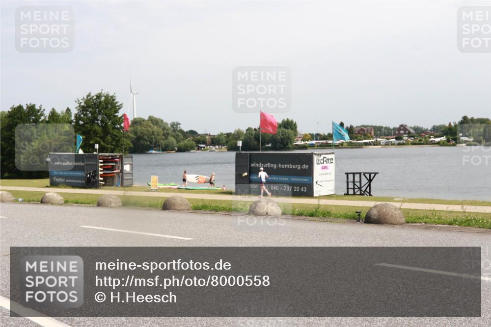 15.06.2025 - 27. Vierlanden-Triathlon H.Heesch http://msf.ph/oto/8000558 15.06.2025 11:41:12 Radfahren 715, 778, 867, 883, 884 meine-sportfotos.de