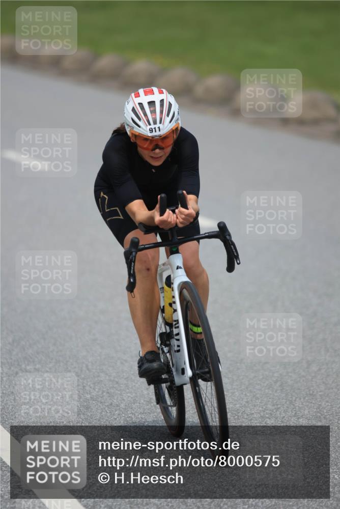 21.06.2025 - 27. Vierlanden-Triathlon H.Heesch http://msf.ph/oto/8000575 15.06.2025 12:34:40 Radfahren 911, 912, 1019, 1020, 1022, 1023, 1073, 1074, 1075, 1076 meine-sportfotos.de
