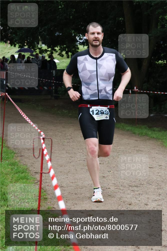 21.06.2025 - 27. Vierlanden-Triathlon Lena Gebhardt http://msf.ph/oto/8000577 15.06.2025 14:02:56 Laufen 202, 1299, 14 meine-sportfotos.de