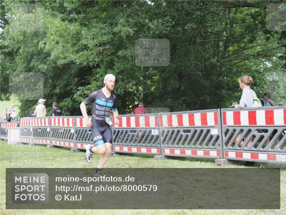 21.06.2025 - 27. Vierlanden-Triathlon KatJ http://msf.ph/oto/8000579 15.06.2025 12:54:22 Ziel 757, 999, 1000, 1001, 1003 meine-sportfotos.de