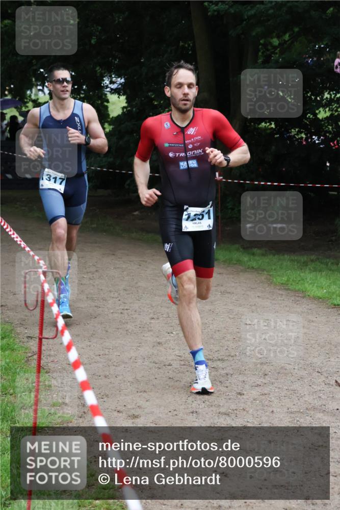 21.06.2025 - 27. Vierlanden-Triathlon Lena Gebhardt http://msf.ph/oto/8000596 15.06.2025 14:03:08 Laufen 317, 1251, 4 meine-sportfotos.de