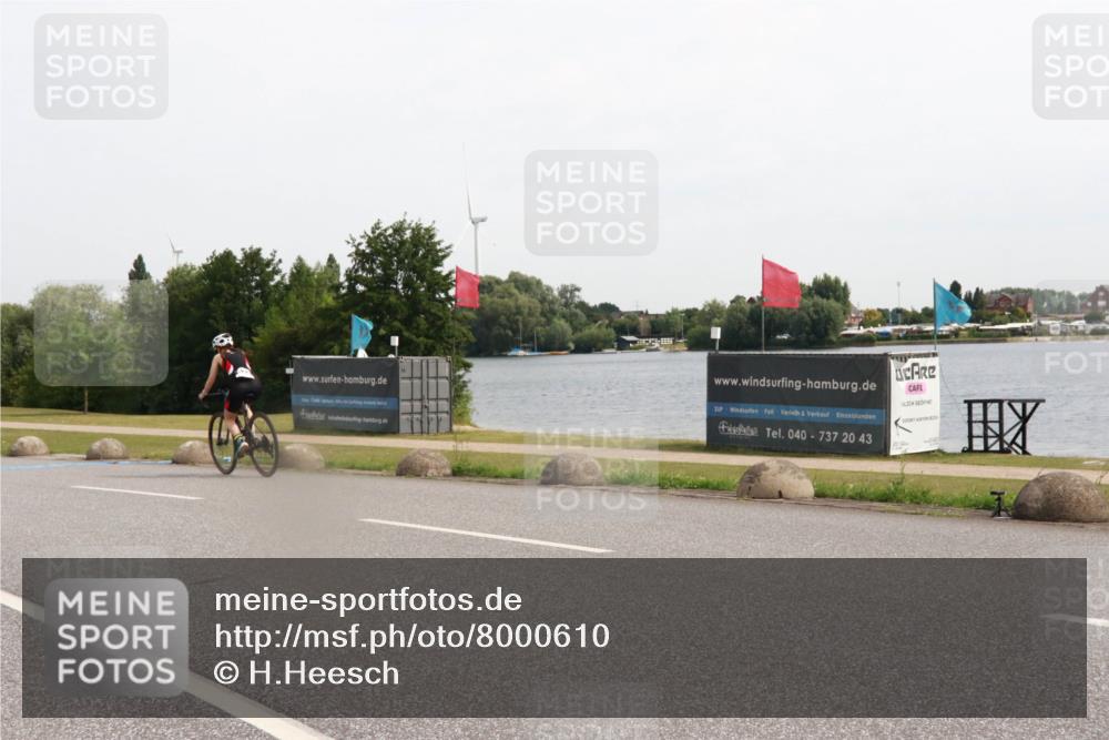 15.06.2025 - 27. Vierlanden-Triathlon H.Heesch http://msf.ph/oto/8000610 15.06.2025 10:27:54 Radfahren 49, 100, 505, 529, 533, 552 meine-sportfotos.de