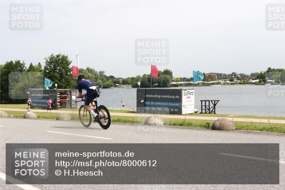 15.06.2025 - 27. Vierlanden-Triathlon H.Heesch http://msf.ph/oto/8000612 15.06.2025 11:41:31 Radfahren 705 meine-sportfotos.de