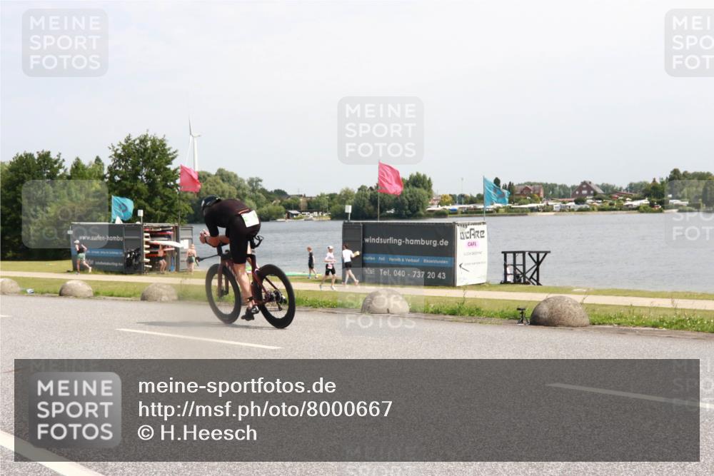 15.06.2025 - 27. Vierlanden-Triathlon H.Heesch http://msf.ph/oto/8000667 15.06.2025 11:42:04 Radfahren 937 meine-sportfotos.de