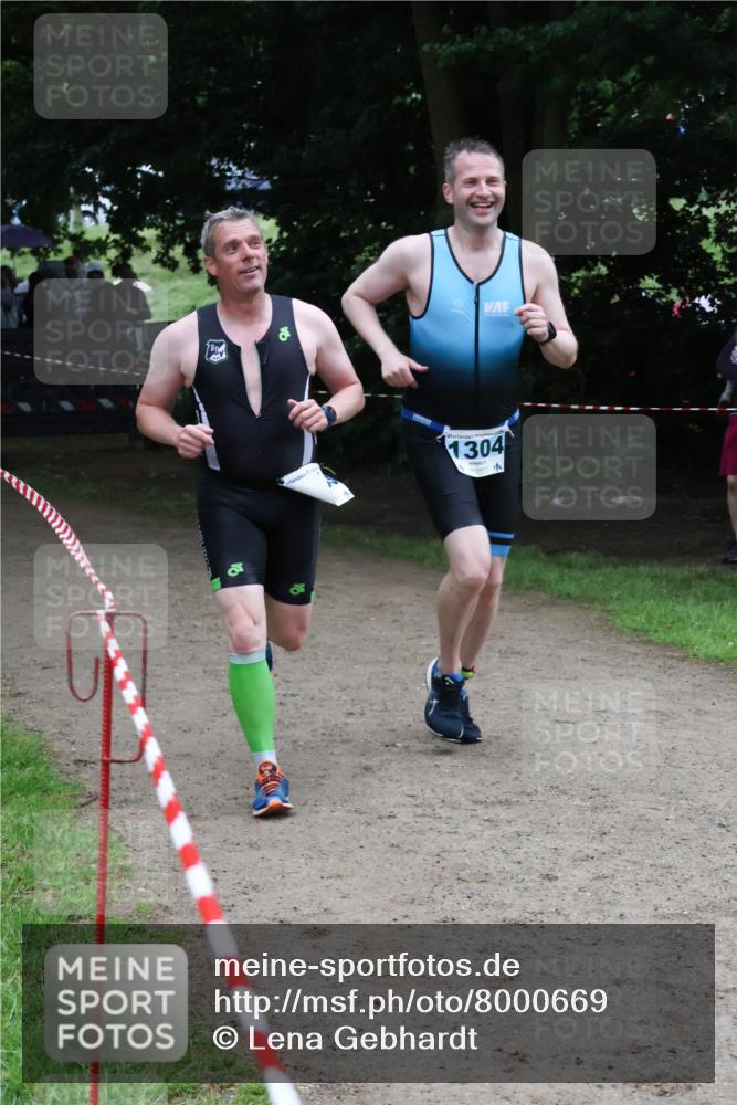 21.06.2025 - 27. Vierlanden-Triathlon Lena Gebhardt http://msf.ph/oto/8000669 15.06.2025 14:03:20 Laufen 1304 meine-sportfotos.de