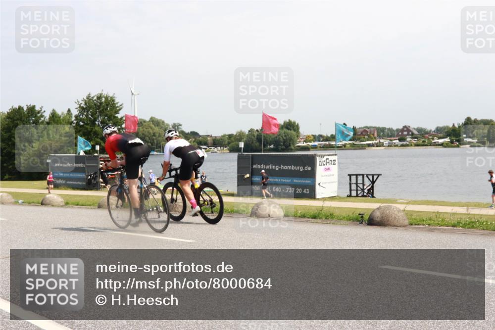 15.06.2025 - 27. Vierlanden-Triathlon H.Heesch http://msf.ph/oto/8000684 15.06.2025 11:42:20 Radfahren 250, 702 meine-sportfotos.de