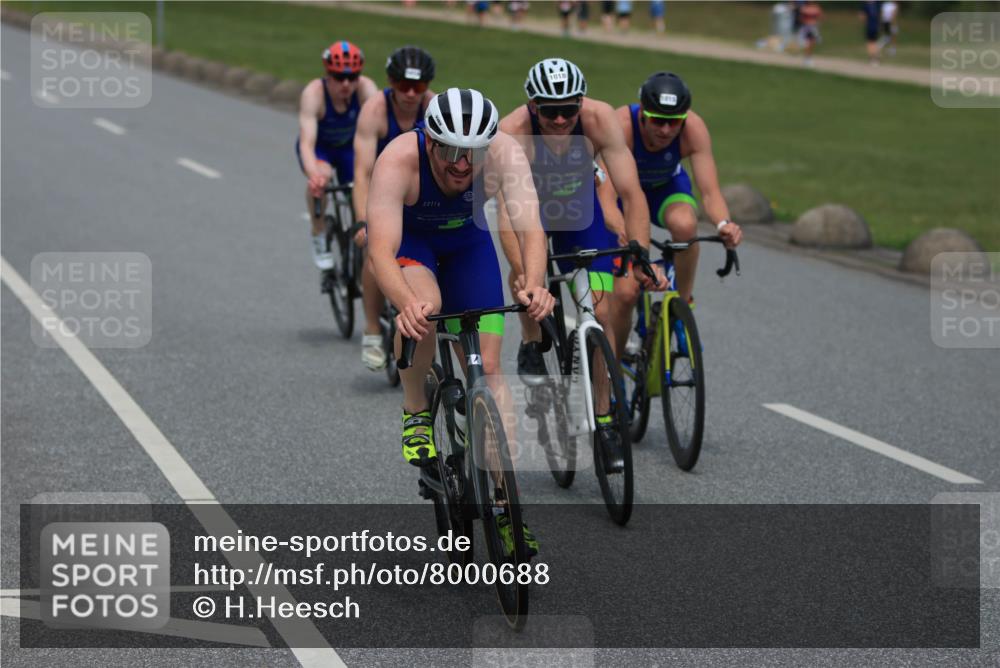 21.06.2025 - 27. Vierlanden-Triathlon H.Heesch http://msf.ph/oto/8000688 15.06.2025 12:35:01 Radfahren 672, 811, 1014, 1015, 1016, 1017, 1018 meine-sportfotos.de