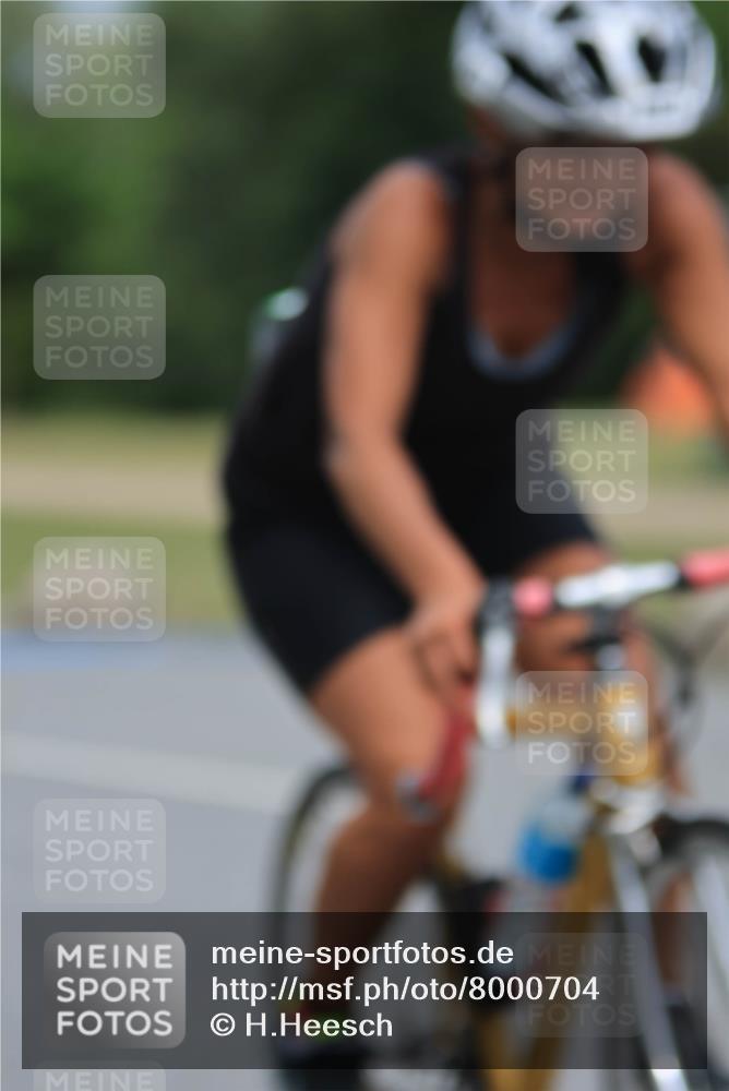 21.06.2025 - 27. Vierlanden-Triathlon H.Heesch http://msf.ph/oto/8000704 15.06.2025 12:36:25 Radfahren 893 meine-sportfotos.de